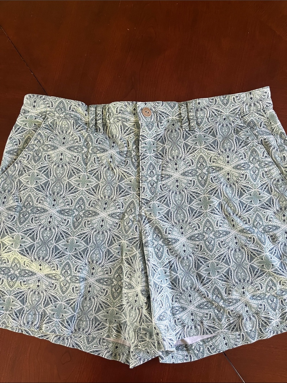 Women’s Gloria Vanderbilt Khaki Casual Shorts - Picture 3 of 7